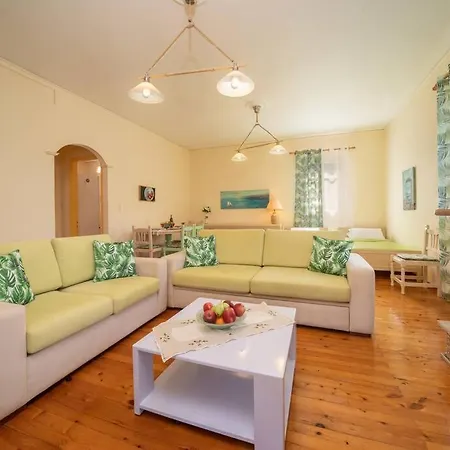 Apartment House Of Hapiness In Assos