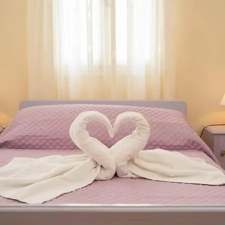 House Of Hapiness In Assos Apartment